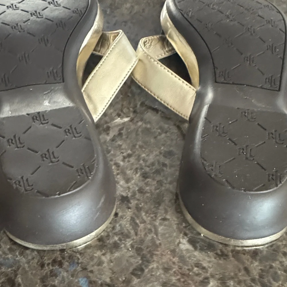 Ralph Lauren Metallic Gold Cork-Detail Thong Sandals Flip Floos - Size 8 - NWOT - Picture 5 of 7